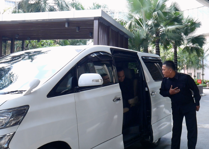 Outsourcing Doorman